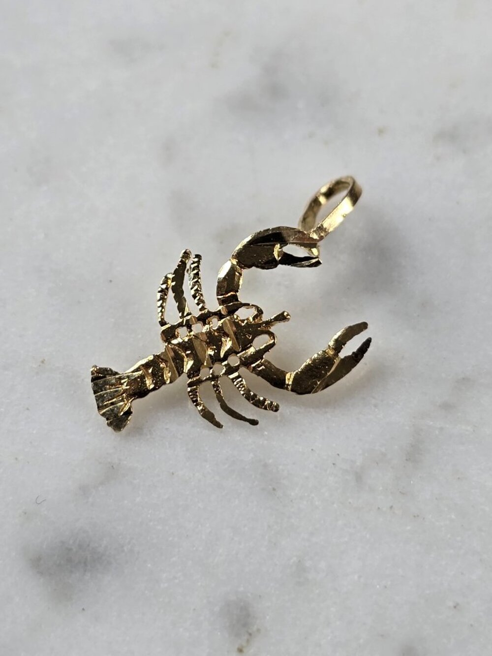 Womens Vintage Estate 14k Gold Lobster Charm Pendant 0.3g #E7875